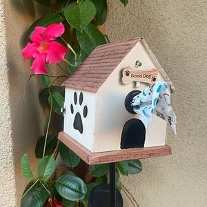 The Helping Paw Dog Bag Dispenser 💩🐾